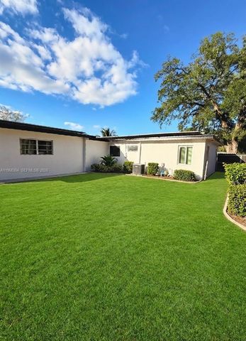 36 Miami Gardens Rd, West Park, FL 33023