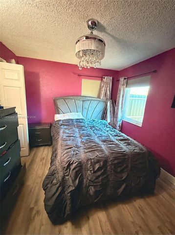 36 Miami Gardens Rd, West Park, FL 33023