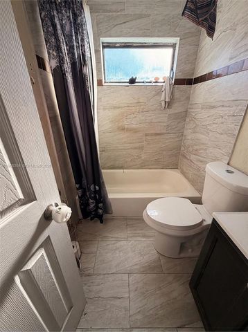 36 Miami Gardens Rd, West Park, FL 33023