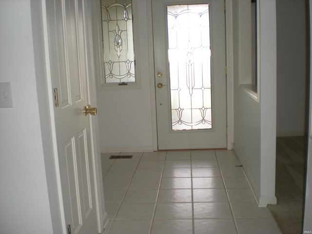 2924 Sioux Point, New Haven, IN 46774