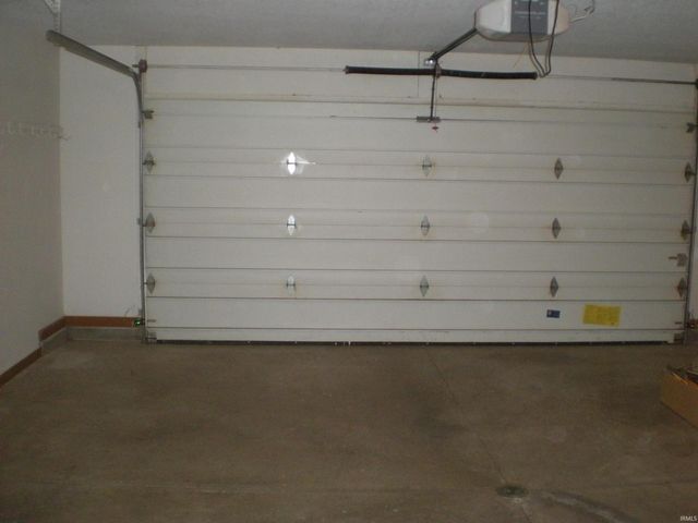 2924 Sioux Point, New Haven, IN 46774