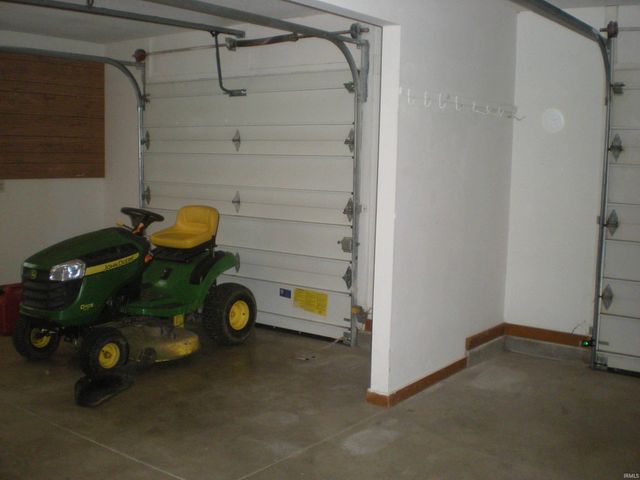 2924 Sioux Point, New Haven, IN 46774