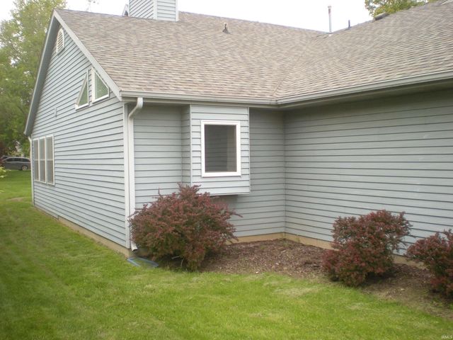 2924 Sioux Point, New Haven, IN 46774