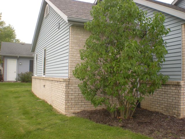 2924 Sioux Point, New Haven, IN 46774