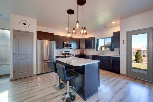 1012 25th Street SE, Rio Rancho, NM 87124