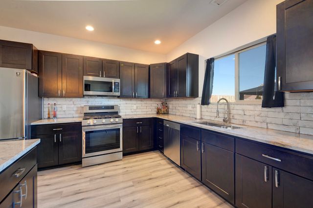 1012 25th Street SE, Rio Rancho, NM 87124