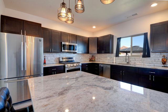 1012 25th Street SE, Rio Rancho, NM 87124