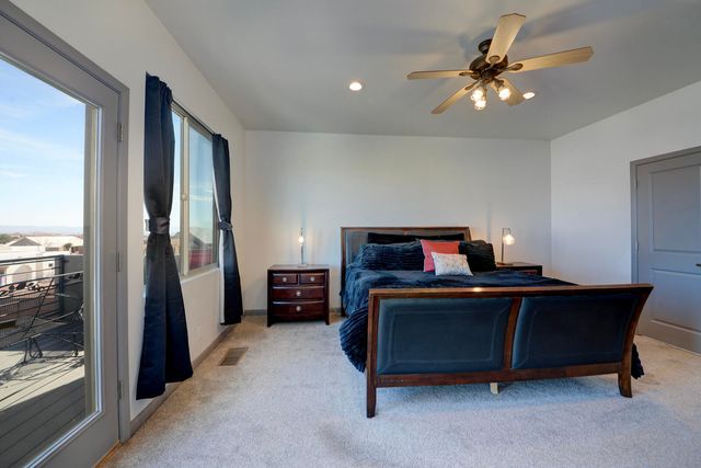 1012 25th Street SE, Rio Rancho, NM 87124