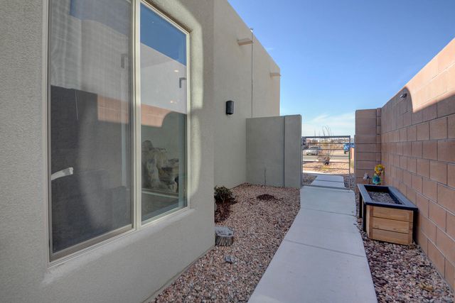 1012 25th Street SE, Rio Rancho, NM 87124