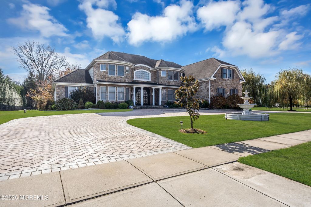 185 Dayna Court, Toms River, NJ 08753