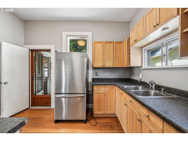 -1 Se 35TH Pl, Portland, OR 97214