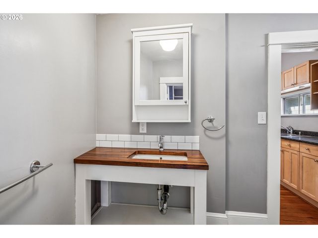 -1 Se 35TH Pl, Portland, OR 97214