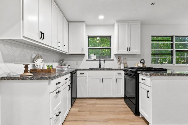 3616 Bewley Street, North Richland Hills, TX 76117