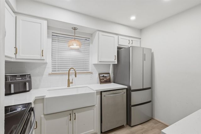 4040 San Felipe Street 102, Houston, TX 77027