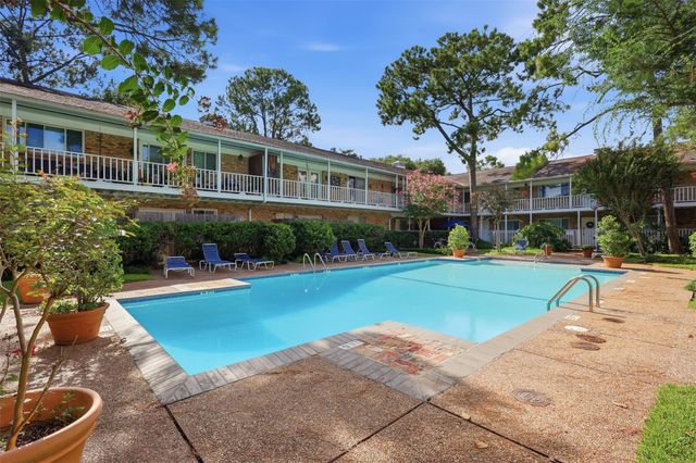 4040 San Felipe Street 102, Houston, TX 77027