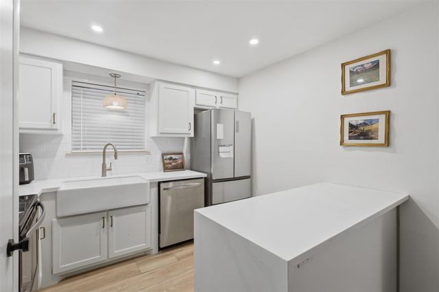 4040 San Felipe Street 102, Houston, TX 77027