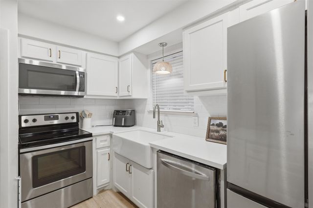 4040 San Felipe Street 102, Houston, TX 77027