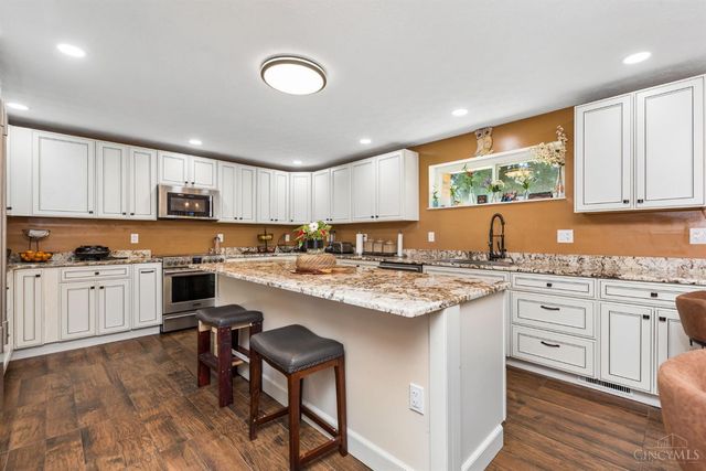 1331 Indian Ridge Trail, New Richmond, OH 45157