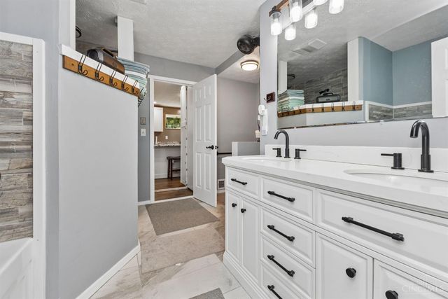 1331 Indian Ridge Trail, New Richmond, OH 45157