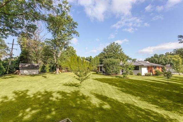 201 Viola Lane, Prospect Heights, IL 60070