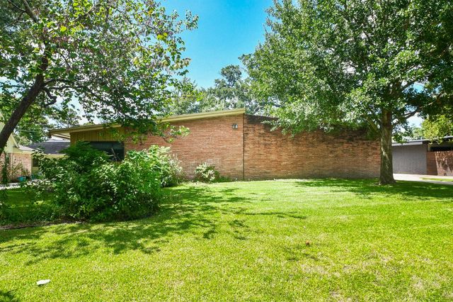 10231 Ivyridge Road, Houston, TX 77043