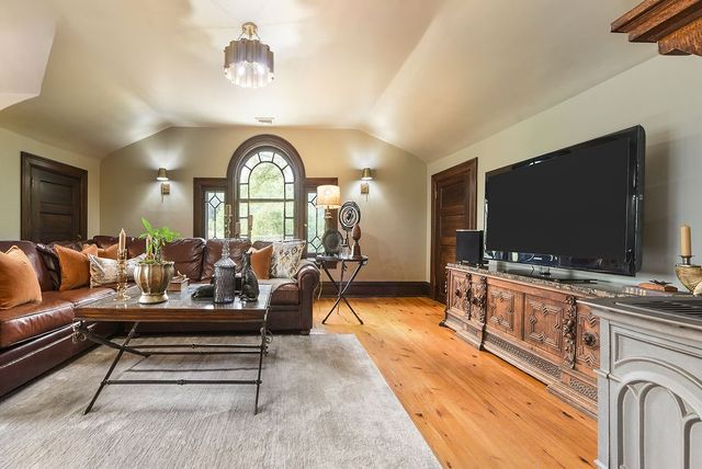 809 Blackburn Rd, Sewickley Heights, PA 15143