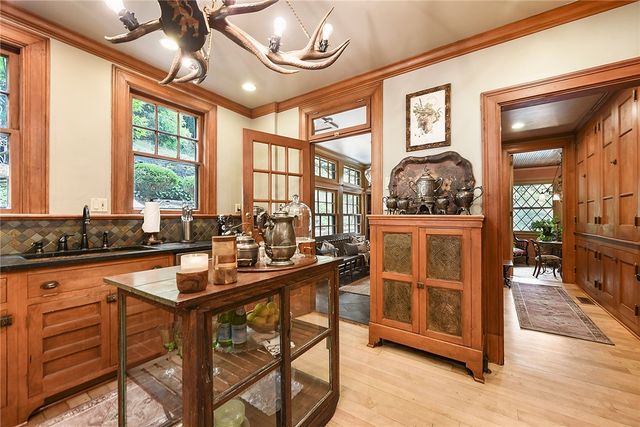 809 Blackburn Rd, Sewickley Heights, PA 15143