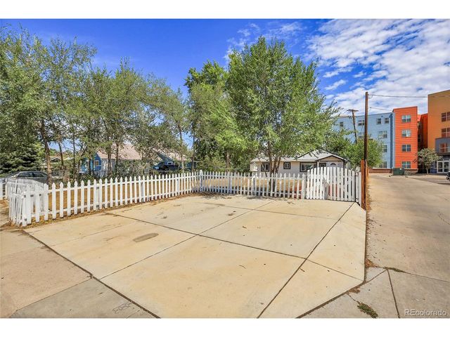 656 S Stuart St, Denver, CO 80219