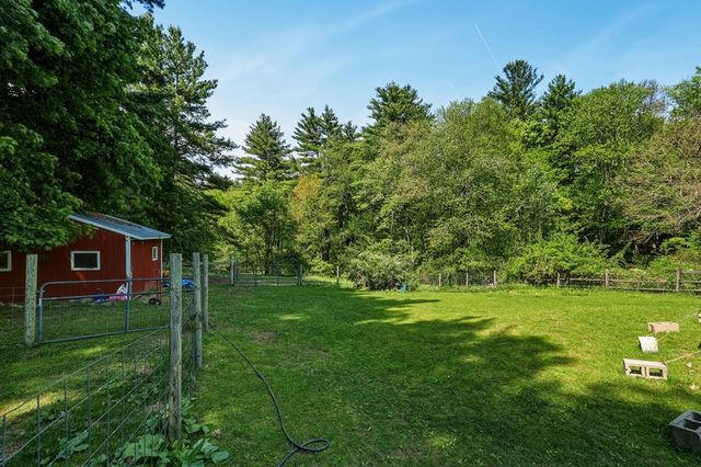 460 State St, Belchertown, MA 01007