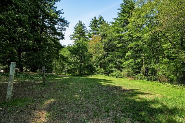460 State St, Belchertown, MA 01007
