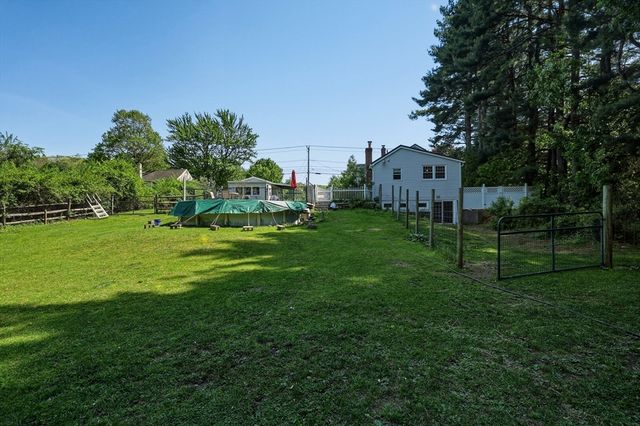 460 State St, Belchertown, MA 01007