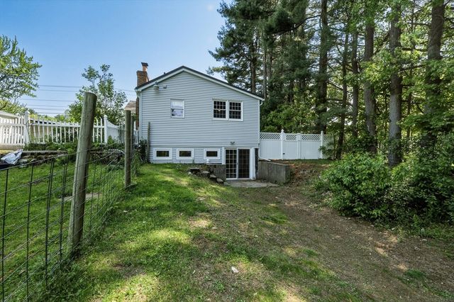 460 State St, Belchertown, MA 01007