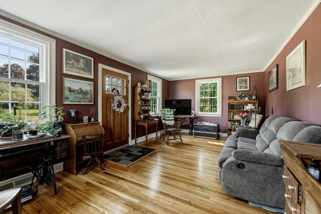 460 State St, Belchertown, MA 01007