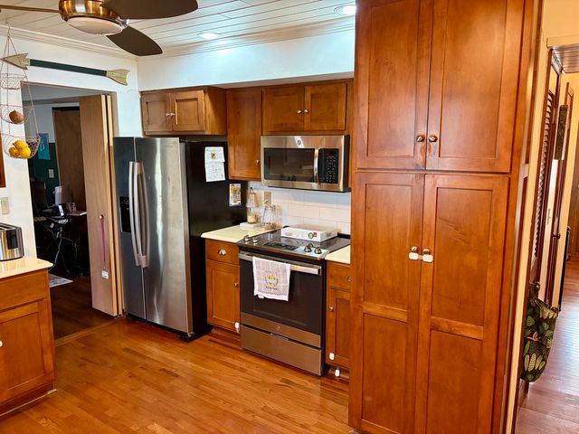 66 Holiday Drive, Clinton, IL 61727