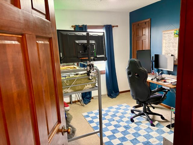 66 Holiday Drive, Clinton, IL 61727