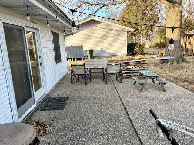 66 Holiday Drive, Clinton, IL 61727