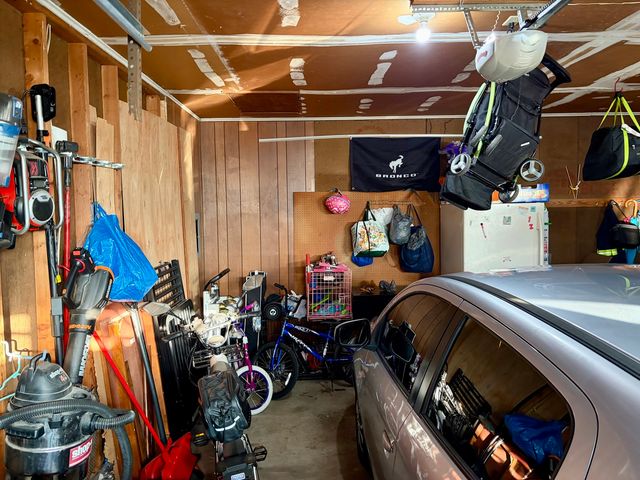 66 Holiday Drive, Clinton, IL 61727