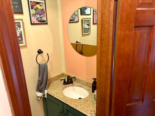 66 Holiday Drive, Clinton, IL 61727