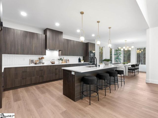 2032 Blessed Drive, Inman, SC 29349