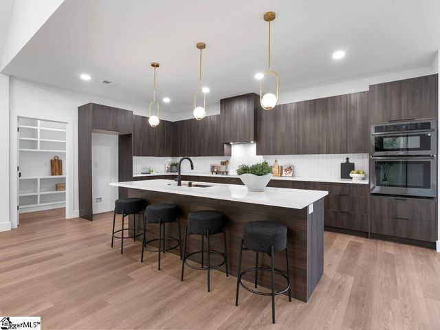 2032 Blessed Drive, Inman, SC 29349