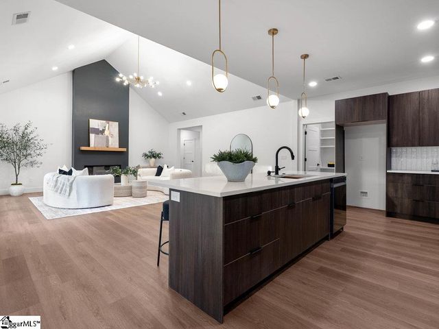 2032 Blessed Drive, Inman, SC 29349