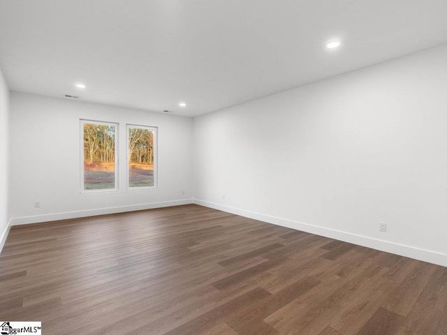 2032 Blessed Drive, Inman, SC 29349