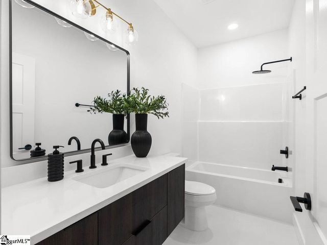 2032 Blessed Drive, Inman, SC 29349