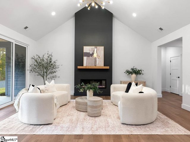 2032 Blessed Drive, Inman, SC 29349