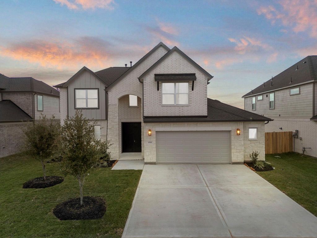 4526 Breezewood Drive, Rosenberg, TX 77471