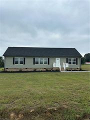 3700 Ireland Road, Yadkinville, NC 27011