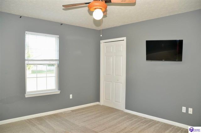 67 Minks Court, Vine Grove, KY 40175
