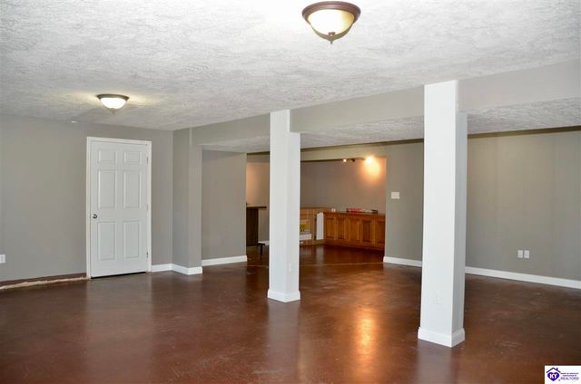 67 Minks Court, Vine Grove, KY 40175