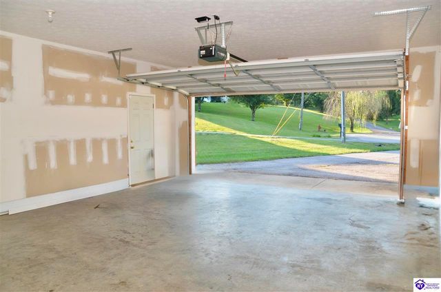 67 Minks Court, Vine Grove, KY 40175
