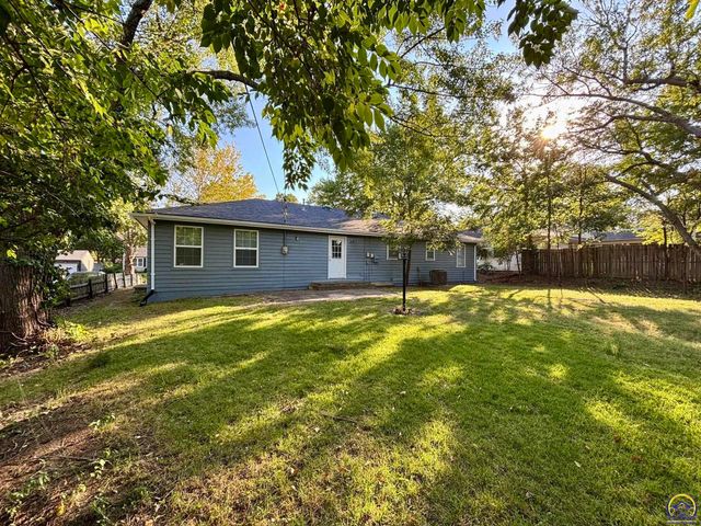 4828 SW 19th ST, Topeka, KS 66604